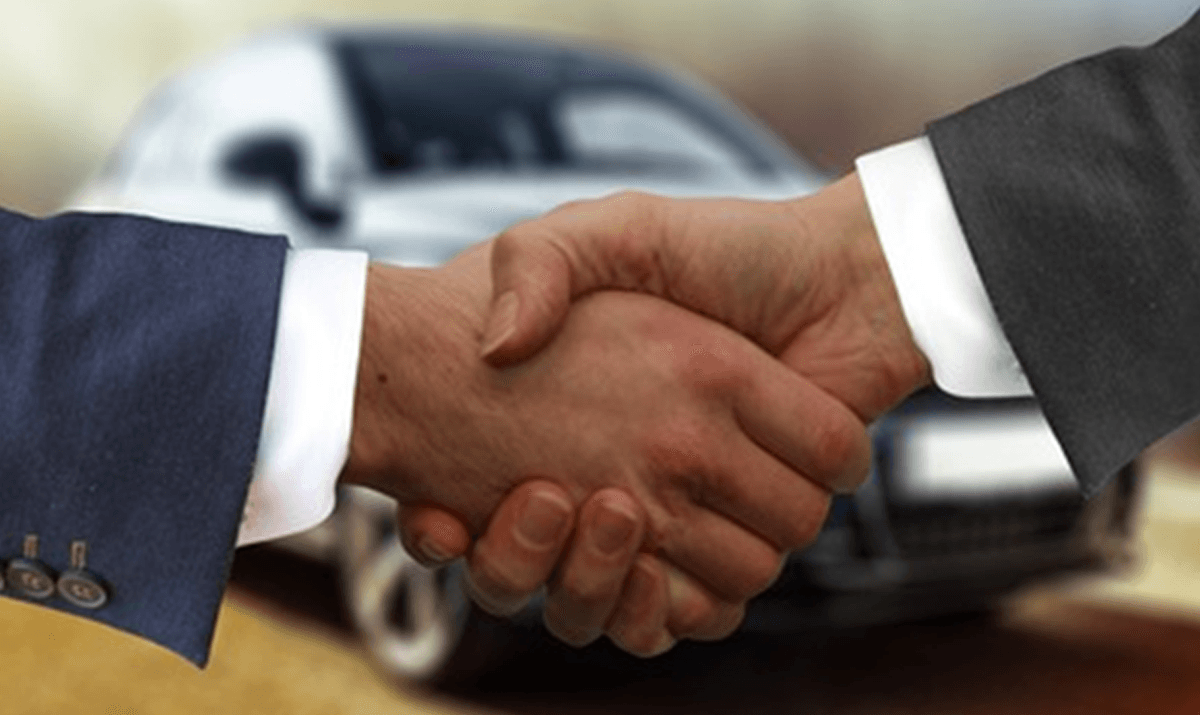 Shaking hands finance agreement